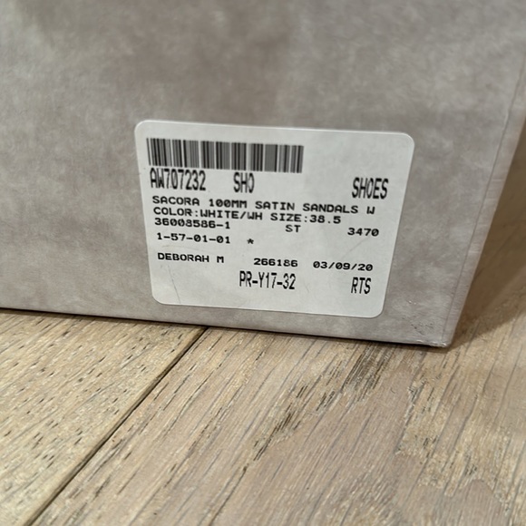 Like NEW! Jimmy Choo pearl heals - Picture 6 of 8